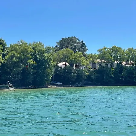 Maison En Bord De Riviere De Villa Le Fenouiller