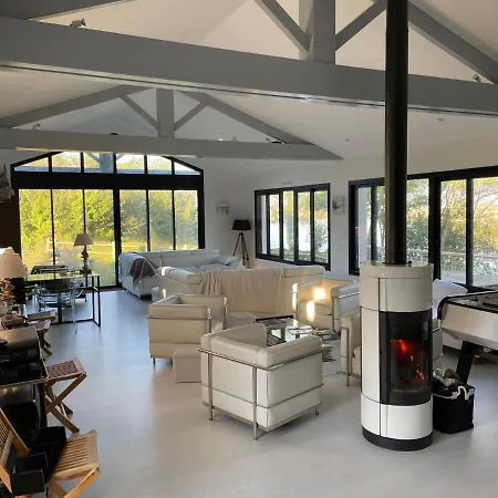 Maison En Bord De Riviere De Le Fenouiller