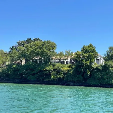 Villa Maison En Bord De Riviere De *