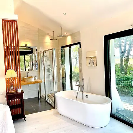 Villa Maison En Bord De Riviere De *