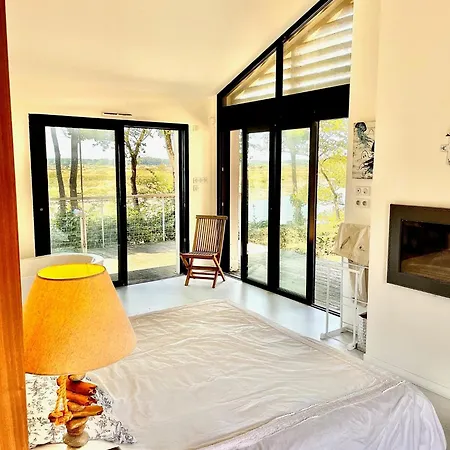 Maison En Bord De Riviere De Villa Le Fenouiller