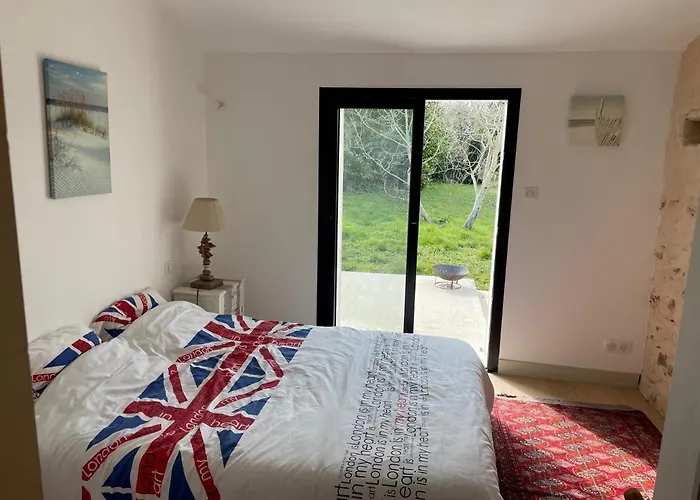 Maison En Bord De Riviere De Le Fenouiller