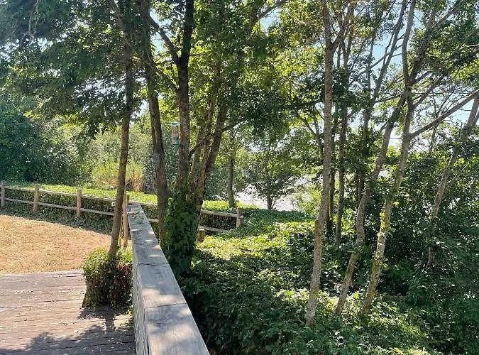 Maison En Bord De Riviere De Le Fenouiller