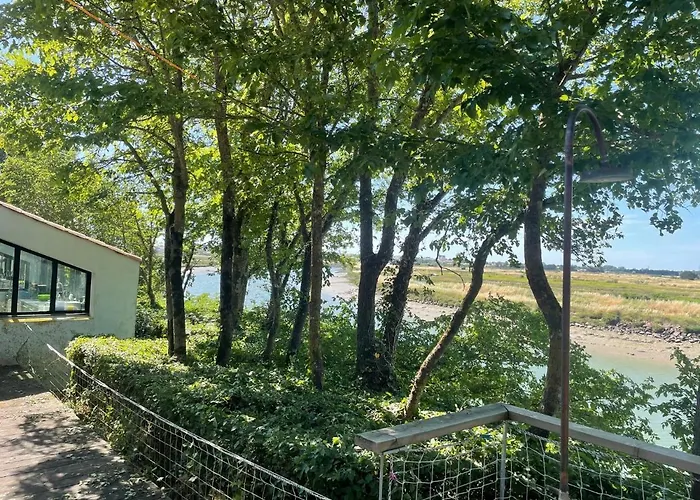 Maison En Bord De Riviere De